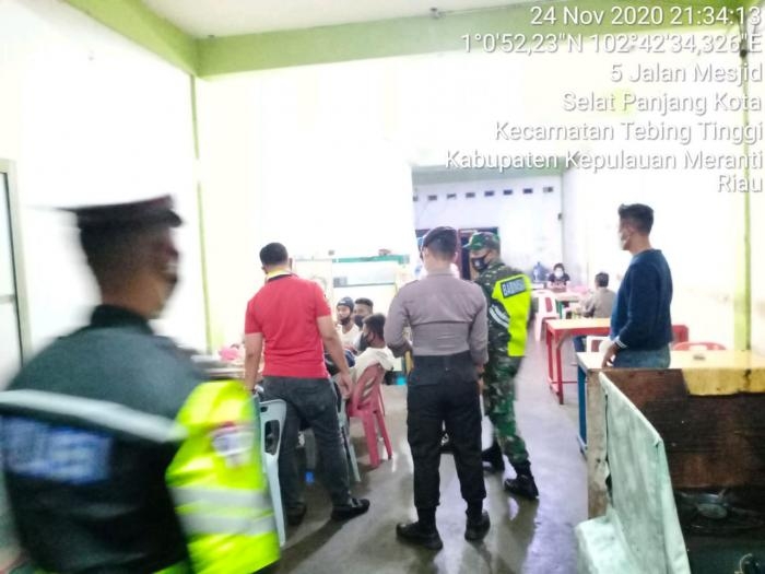 Anggota Danramil 02/Tebing Tinggi kembali gelar Patroli Gakplin Protokol Kesehatan.