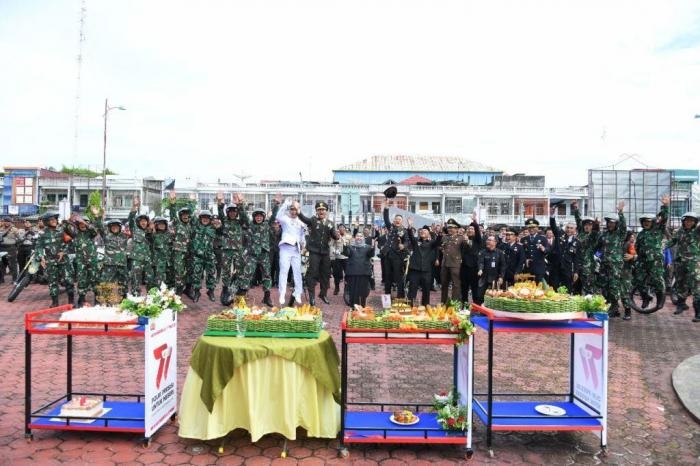 Puncak HUT Bhayangkara Ke-77, Keharmonisan Bupati Kasmarni dan Forkopimda 